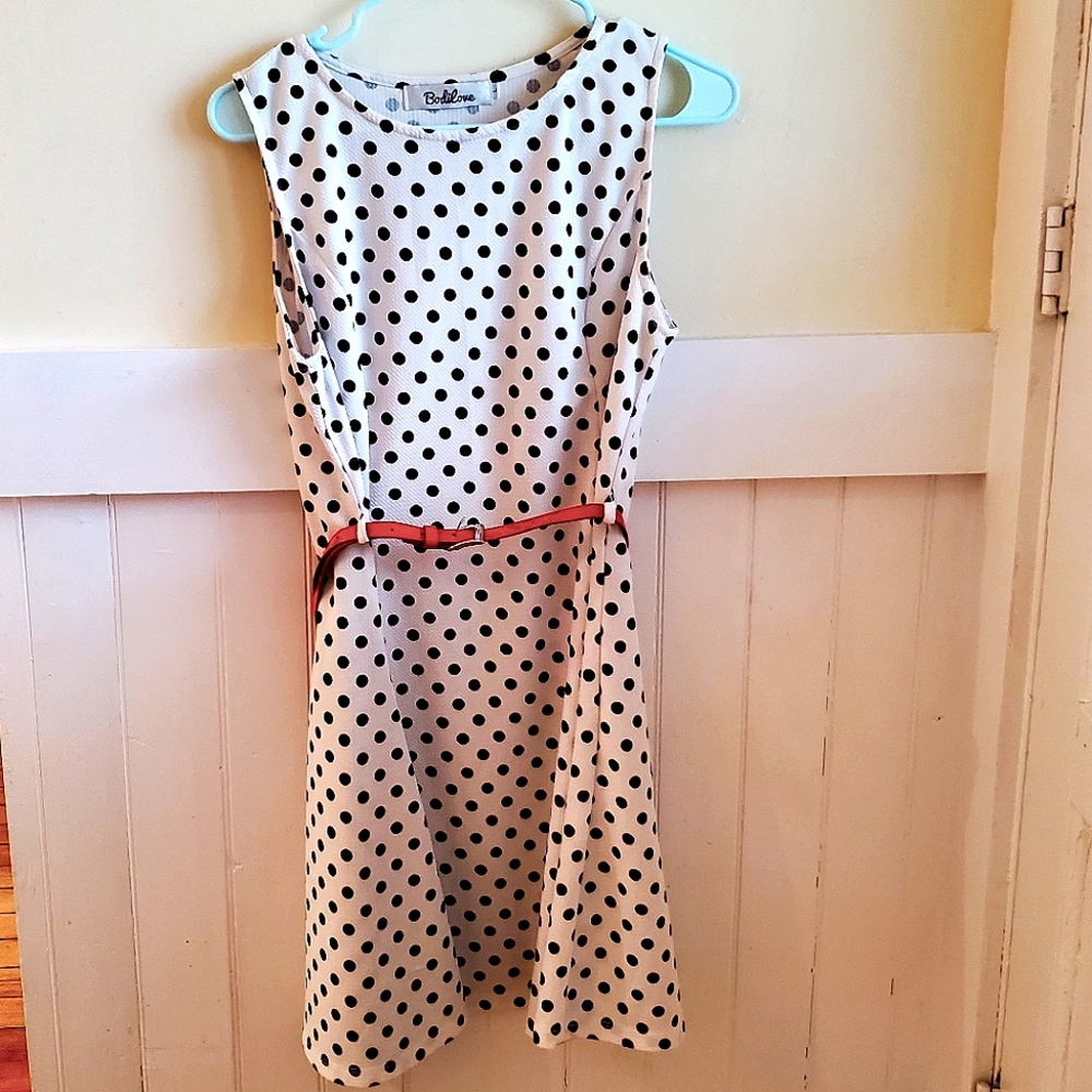 White & Black Polkadot Fit&Flare Dress w/belt